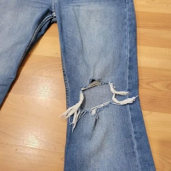 FOREVER 21 Premium High waisted Bootcut Distressed Rigid Jeans Size 28 - Picture 4 of 10